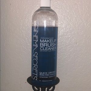 Cinema secrets makeup brush cleaner